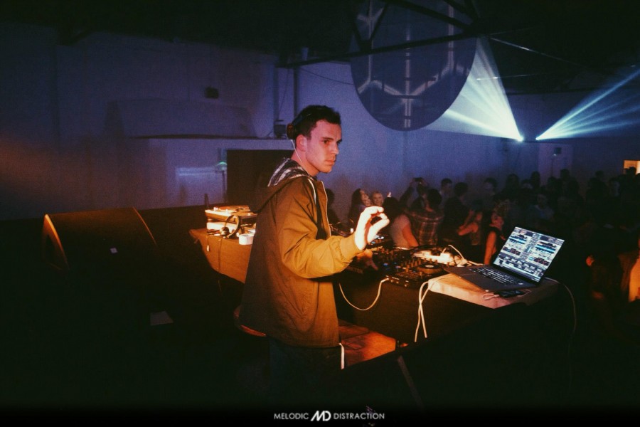 Melodic Distraction w/ Art of Tones