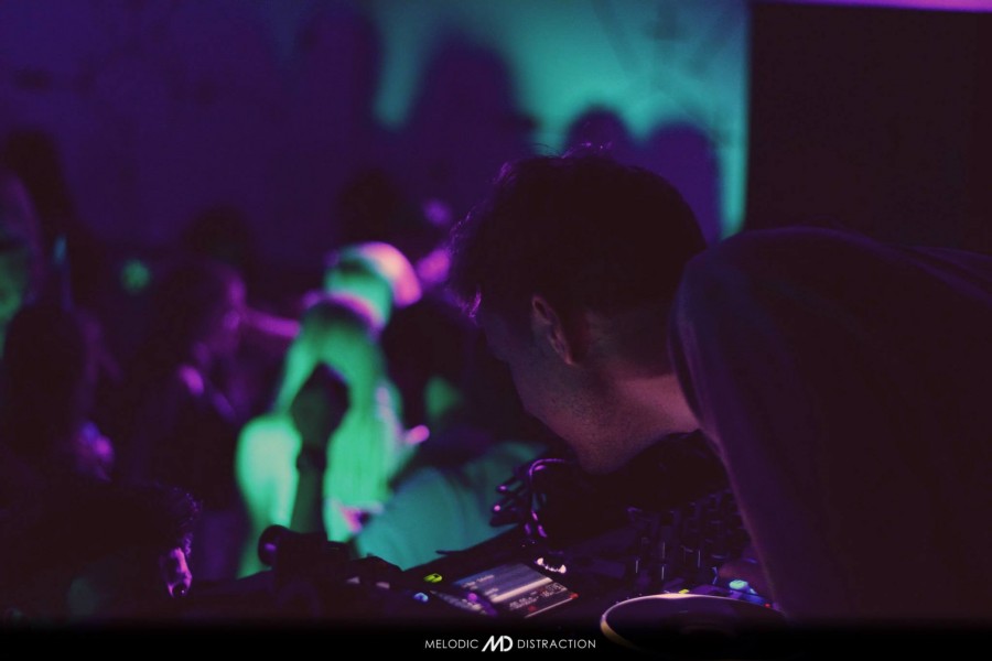 Melodic Distraction with Andy Hart