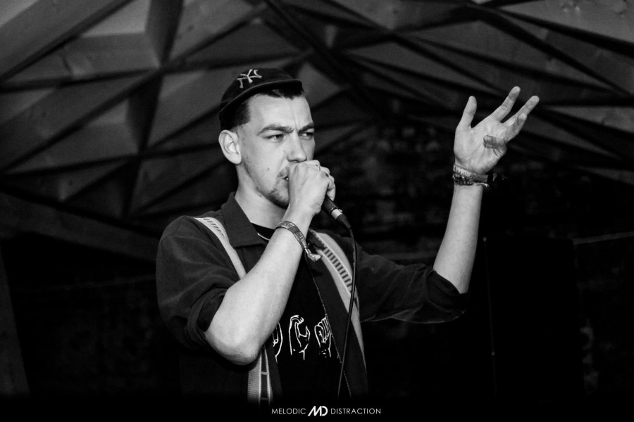 Melodic Distraction with Andy Hart