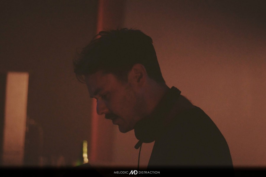 Melodic Distraction with Andy Hart